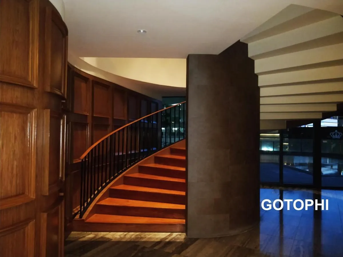 The Knightsbridge Residences Makati City 2*,