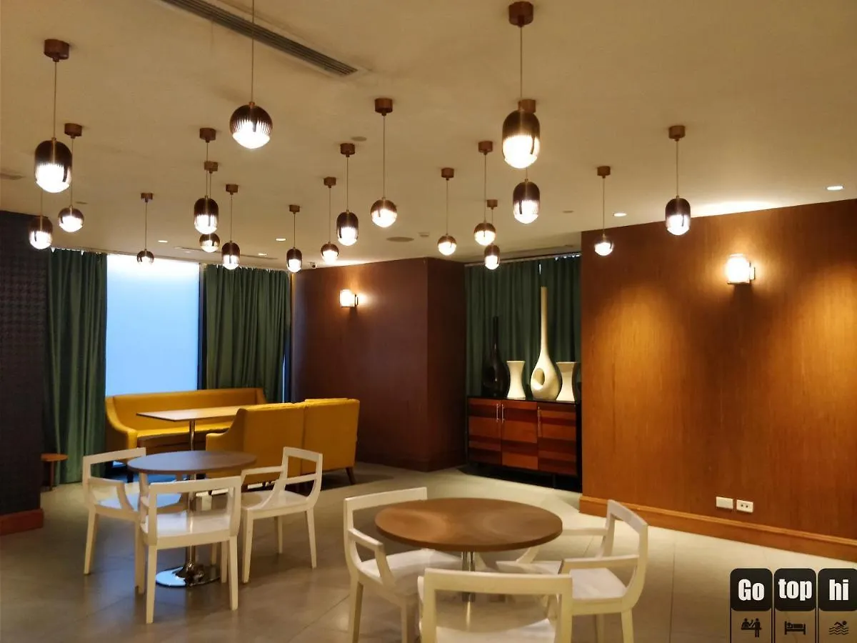 The Knightsbridge Residences Makati City 2*,