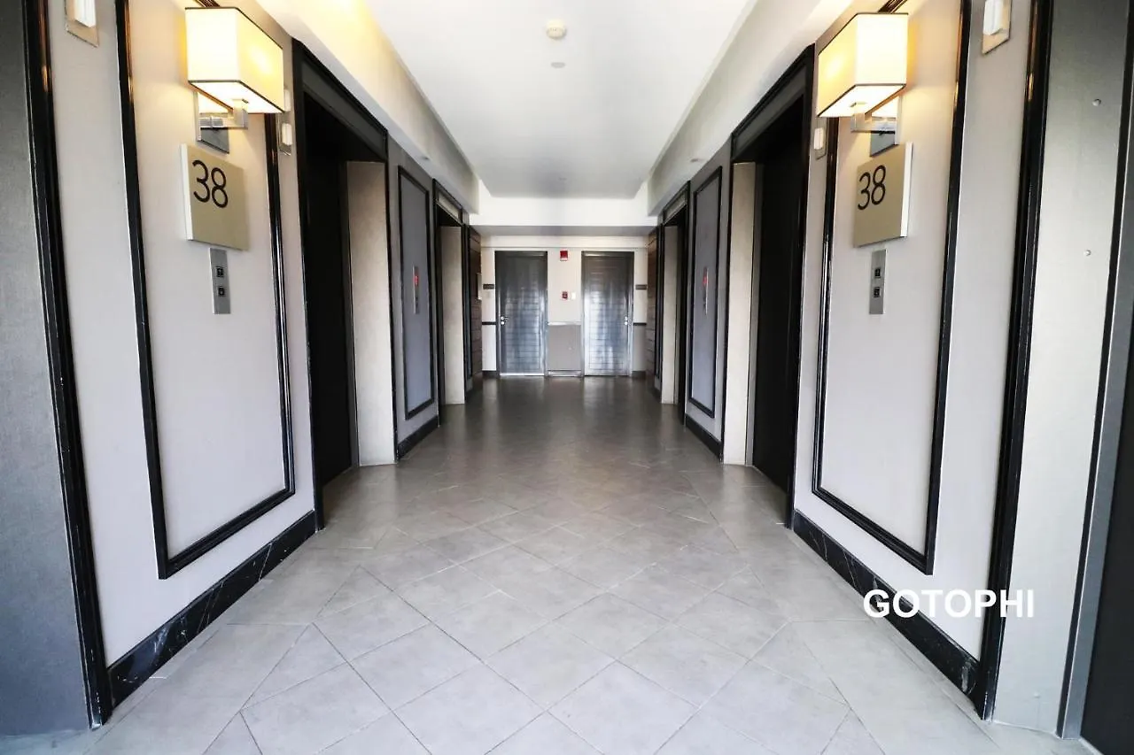 The Knightsbridge Residences Makati City 2*,
