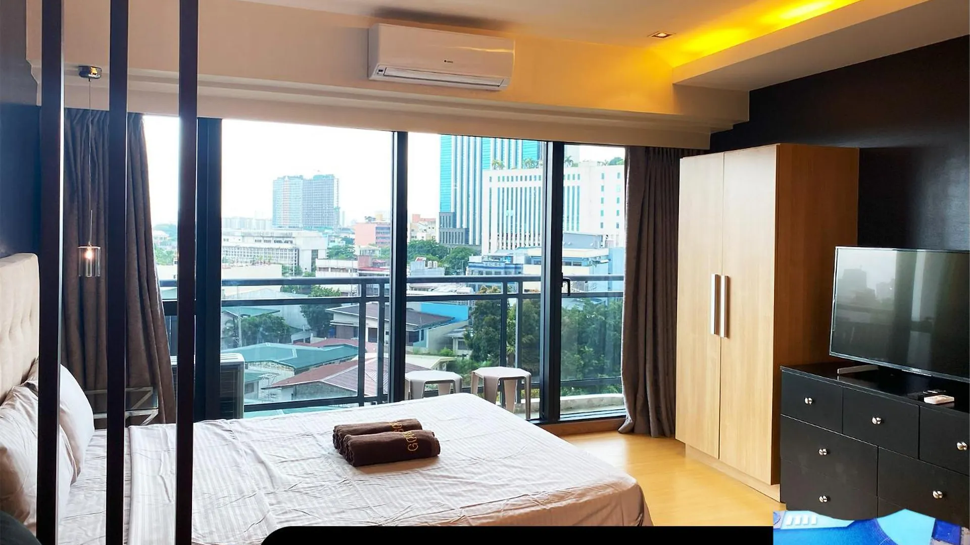 The Knightsbridge Residences Makati City 2*,